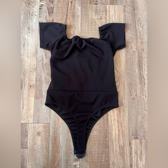 Pretty Little Thing black bodysuit cross top - Picture 4 of 4